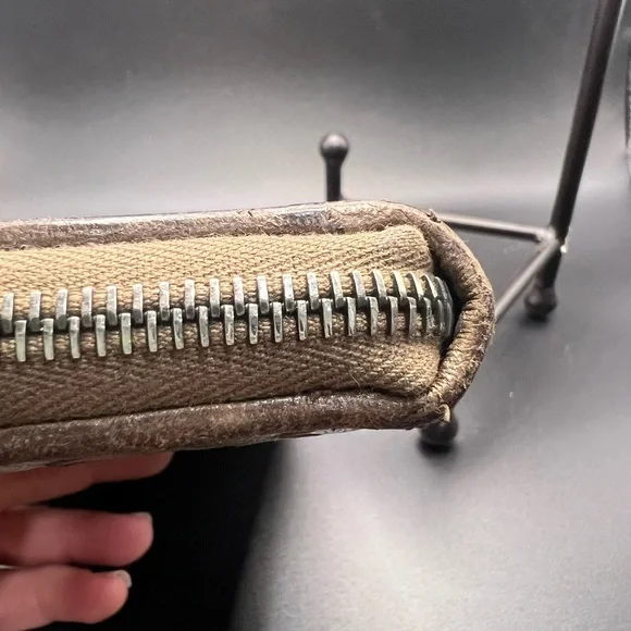 Authentic Bottega Veneta
Intrecciato Metallic Zippy Wallet

Dust Bag included - Picture 12 of 14